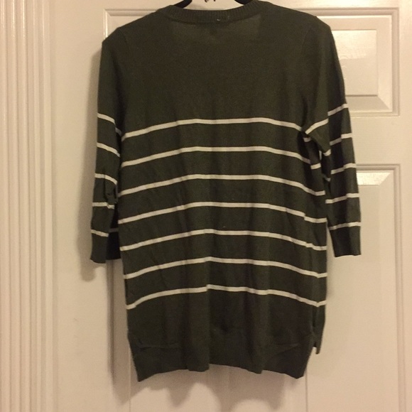 Green and white striped sweater - Picture 3 of 3